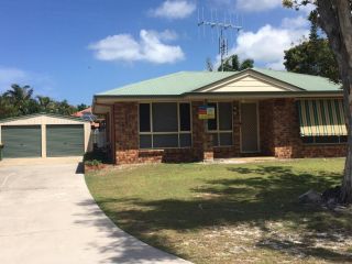 4 Boronia Place - Rainbow Beach, Perfect, convenient location, Fenced yard Guest house, Rainbow Beach - 2