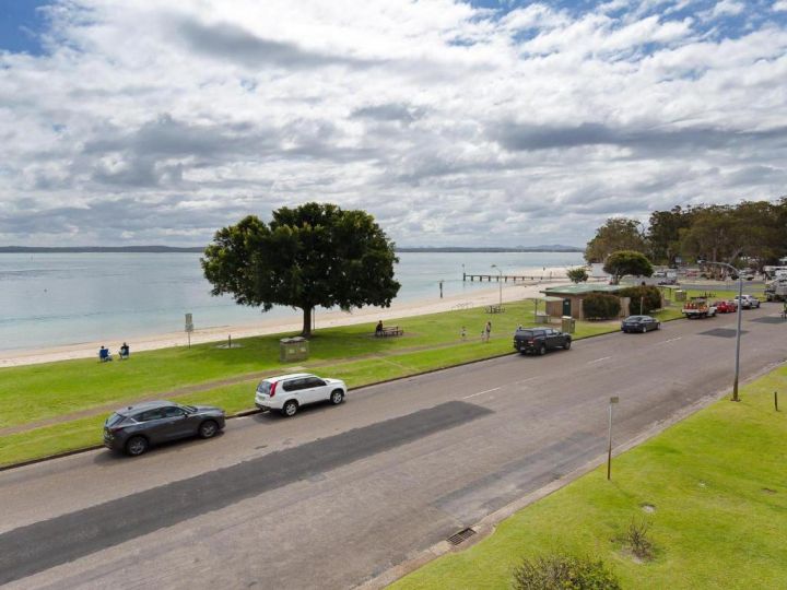 4 &#x27;Collendina&#x27;, 19 Kurrawa Close - fantastic water views and sea breezes Apartment, Nelson Bay - imaginea 13