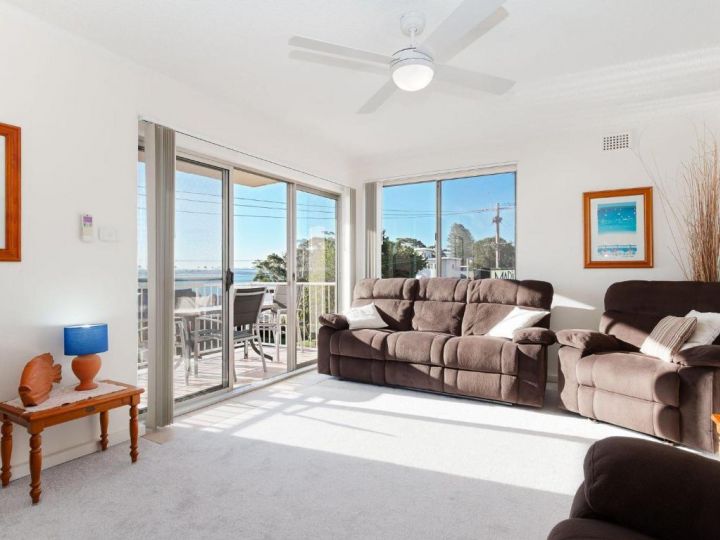 4 &#x27;Yarramundi&#x27; 47 Magnus Street - air conditioned unit with water views Guest house, Nelson Bay - imaginea 8