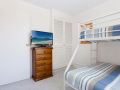 4 &#x27;Yarramundi&#x27; 47 Magnus Street - air conditioned unit with water views Guest house, Nelson Bay - thumb 11