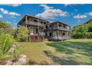 41 Carlo Circle - Rainbow Beach, Huge Beach House With Room for Everyone Guest house, Rainbow Beach - 2