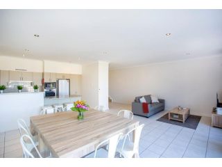 Dolphin Views Unit 5 of 14 Dolphin St Apartment, Ulladulla - 4