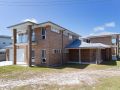 5 Bent Street - huge house with Foxtel & Aircon Guest house, Fingal Bay - thumb 1