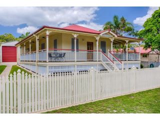 5 Bomburra Court - Rainbow Beach, Ticks All The Boxes, Pool, Fenced Yard, Pet Friendly Guest house, Rainbow Beach - 2