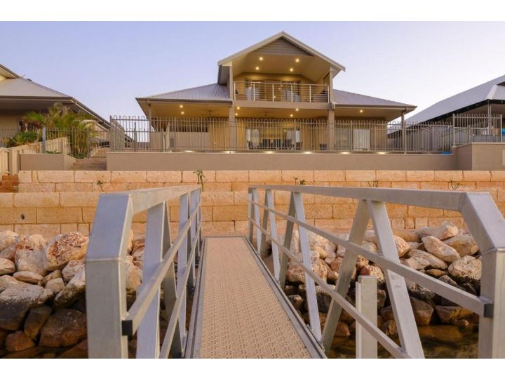 5 Kestrel Place - PRIVATE JETTY & POOL Guest house, Exmouth - imaginea 6