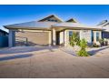 5 Kestrel Place - PRIVATE JETTY & POOL Guest house, Exmouth - thumb 5