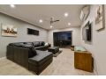 5 Kestrel Place - PRIVATE JETTY & POOL Guest house, Exmouth - thumb 14