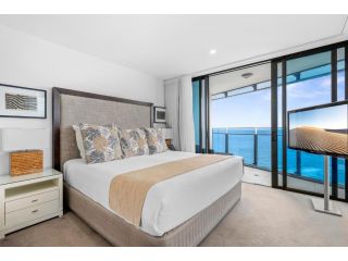 5 Star SOUL Surfers Amazing Beachfront 180 Views Apartment, Gold Coast - 4