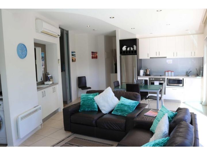 507 At The Waves Apartment, Cowes - imaginea 12