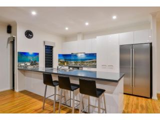 64 Madaffari Drive - PRIVATE JETTY Guest house, Exmouth - 1