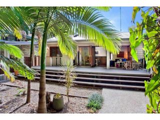 7 Depper Cosy Beach House in Central Sunshine Beach Guest house, Sunshine Beach - 2