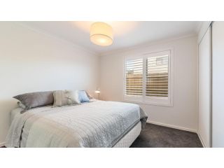 7 Graydens Road, Ventnor with Spectacular views Apartment, Ventnor - 5