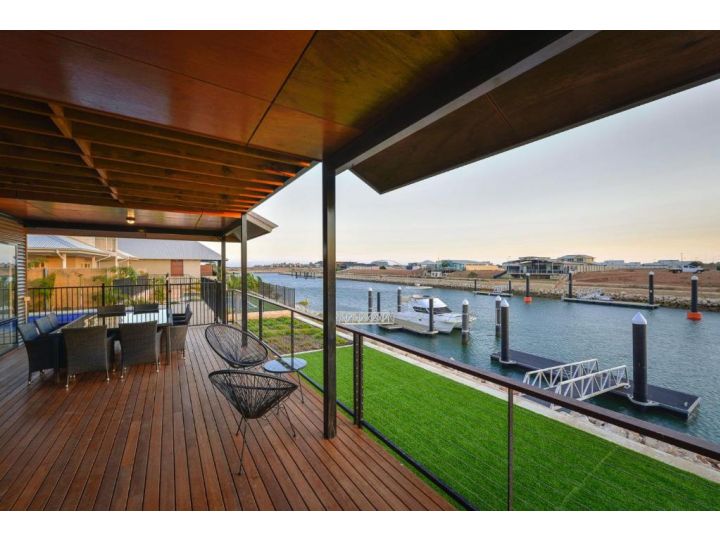 8 Kestrel Place - PRIVATE JETTY & POOL Guest house, Exmouth - imaginea 19