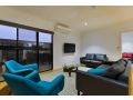 8 Kestrel Place - PRIVATE JETTY & POOL Guest house, Exmouth - thumb 3