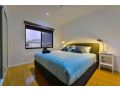 8 Kestrel Place - PRIVATE JETTY & POOL Guest house, Exmouth - thumb 14