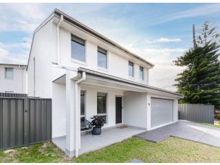 The Breeze Beach House at Little Beach, Nelson Bay Guest house, Nelson Bay - 4