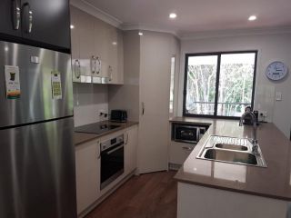 9 Ibis Court - pool, beach, volleyball, air conditioning Guest house, Rainbow Beach - 3