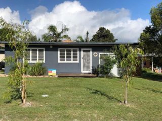 9 Indigo Avenue - Rainbow Beach - Close To The Beach and Affordable Guest house, Rainbow Beach - 2