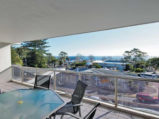 9 'Nelson Towers' 71a Victoria Parade - unit in the heart of Nelson Bay with water views Apartment, Nelson Bay - 2