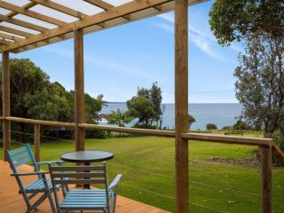 98 Ocean Parade - Rustic Log Cabin Guest house, Dalmeny - 4