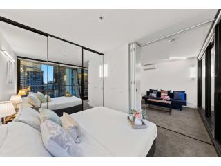 A 2BR Apt Near Melbourne Central with FREE Parking & CIty Views Apartment, Melbourne - 3