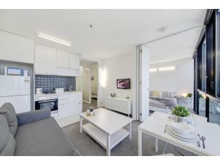 A 2BR Apt Next to Melbourne Central FREE Parking Apartment, Melbourne - 4