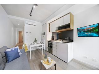 A Comfy & Stylish 2BR Apt Near Melbourne Central Apartment, Melbourne - 1