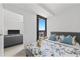 A Cozy 2BR Apt Next to Queen Victoria Market & Melbourne Central with City Views Apartment, Melbourne - 1