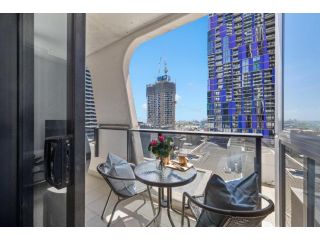 A Cozy 2BR Apt Next to Queen Victoria Market & Melbourne Central with City Views Apartment, Melbourne - 2