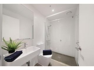 A Cozy & Stylish 2BR Apt City Views in Southbank Apartment, Melbourne - 3