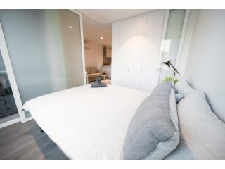 A Dreamy & Cozy 2BR CBD Apartment Near Southern Cross Apartment, Melbourne - 1