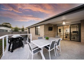 Spacious Home among the Gum Trees Guest house, Mudgee - 1