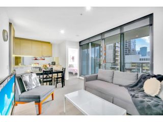 A Lovely 2BR Apt Near Southern Cross with City Views Apartment, Melbourne - 2