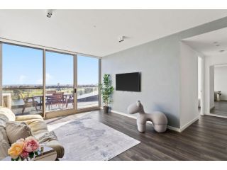 A Lux 3BR Apt Albert Park Lake View FREE Parking Apartment, Melbourne - 3