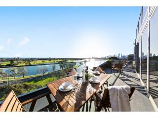 A Lux 3BR Apt Albert Park Lake View FREE Parking Apartment, Melbourne - 2