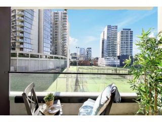 A Luxurious 2BR Apt in the Heart of Chapel Street Apartment, Melbourne - 2