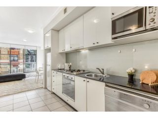 A Modern & Spacious Studio Next to Darling Harbour Apartment, Sydney - 3