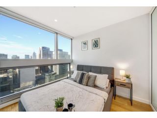 A Stylish & Comfy High-Floor 2BR CBD Apt Near Southern Cross with City Views Apartment, Melbourne - 2