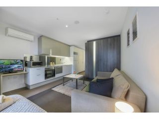 A Stylish & Comfy Studio Next to Southern Cross Apartment, Melbourne - 1