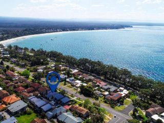 A Tropical Oasis with Views Over Jervis Bay 100m to Orion Beach Guest house, Vincentia - 2