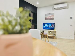 A4306 Inner city 1BR1BA apt with night view wifi Apartment, Melbourne - 5