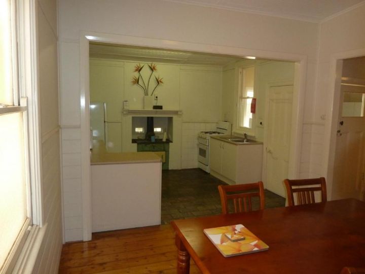 About Town Cottages Guest house, Broken Hill - imaginea 13