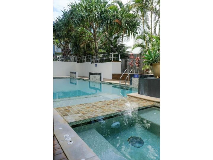 Absolute Hamptons Style Luxury Two Story Penthouse at Kings Beach - Private Rooftop Terrace Apartment, Caloundra - imaginea 6