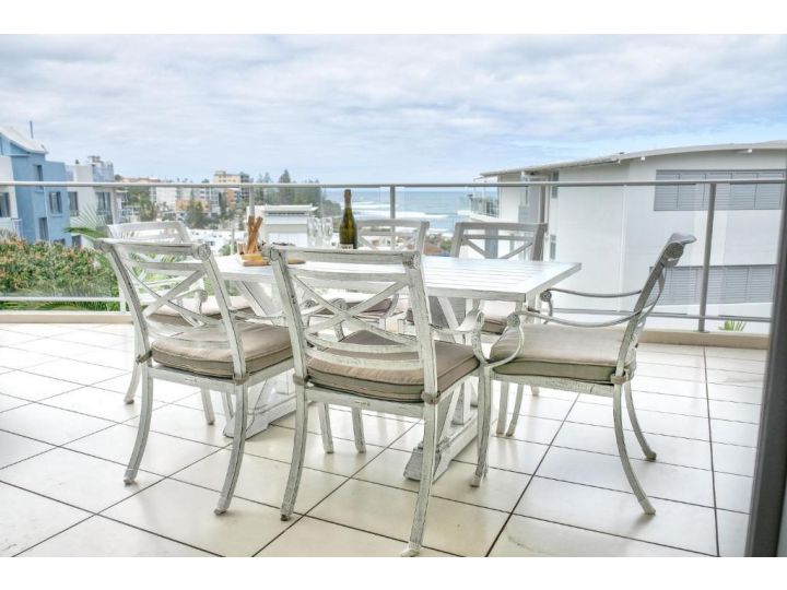 Absolute Hamptons Style Luxury Two Story Penthouse at Kings Beach - Private Rooftop Terrace Apartment, Caloundra - imaginea 8