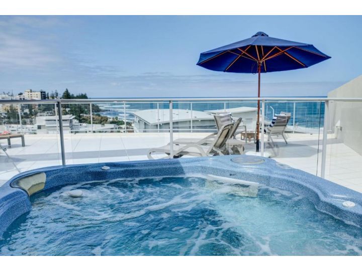 Absolute Hamptons Style Luxury Two Story Penthouse at Kings Beach - Private Rooftop Terrace Apartment, Caloundra - imaginea 1