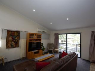 Acacia 4 2 Kirwan Close Guest house, Jindabyne - 1