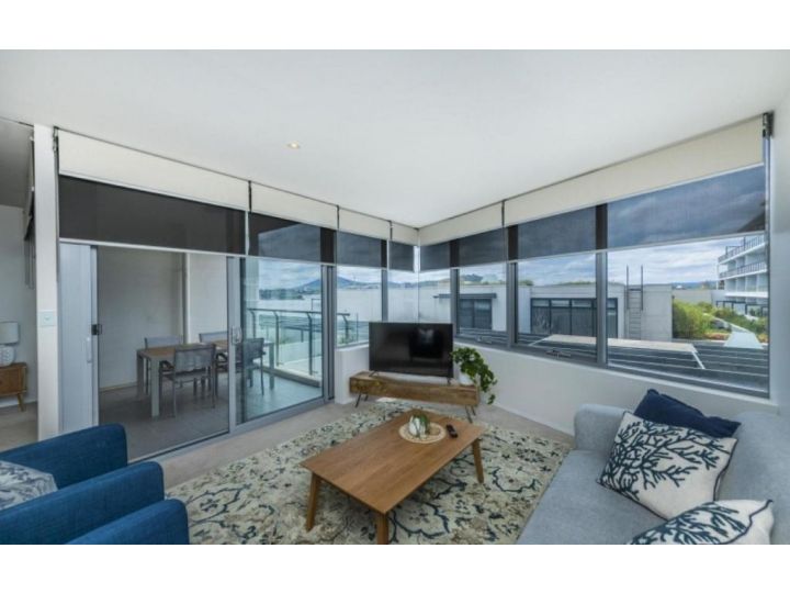 Accommodate Canberra - Lakefront Apartment, Kingston - imaginea 9