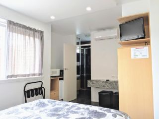 Acland Street Studio Apartment FREE PARKING Apartment, Melbourne - 2