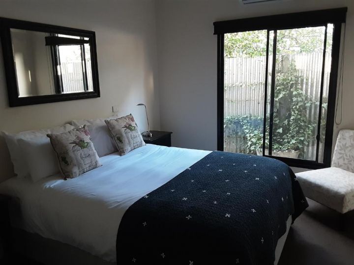 Adelphi Apartment 2- Poolside or Apartment 2A- King Studio Apartment, Echuca - imaginea 10