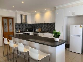 Adorable - 3 BR guest house close to Melbourne Airport Guest house, Melbourne - 2